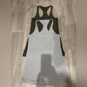 Lot Of 2 Lululemon Athletics Workout Yoga Racer Back Tank Tops Sz Small
